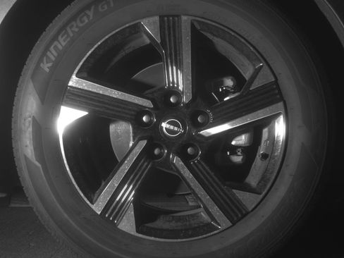 Used 2025 Nissan Sentra SV FWD image 13