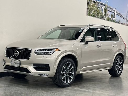 Used 2017 Volvo XC90 T6 Momentum w/ Vision Package AWD/4WD image 8