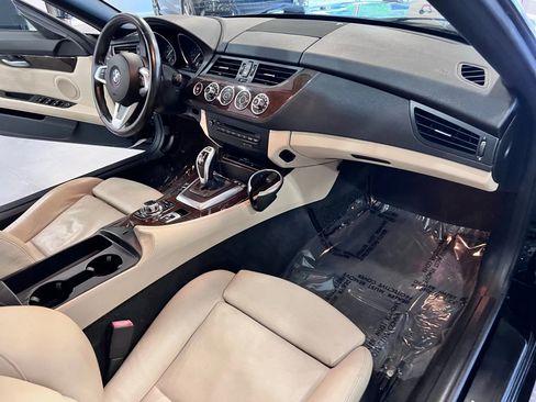 Used 2012 BMW Z4 sDrive28i w/ Sport Pkg image 17