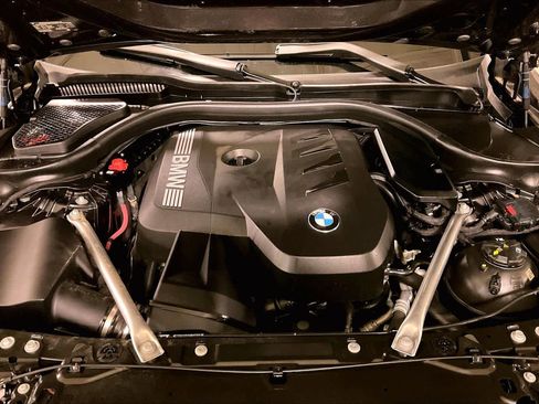 Certified 2025 BMW 530i image 29