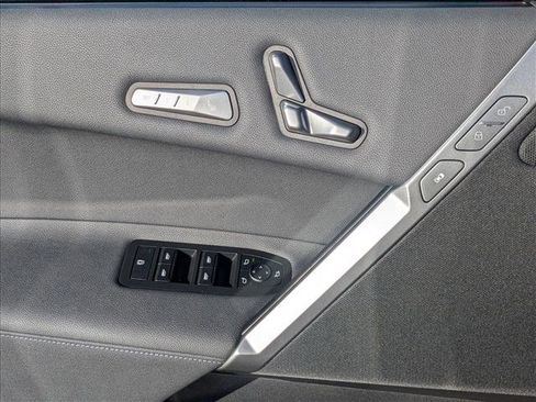 New 2026 BMW iX xDrive60 w/ M Sport Package image 4