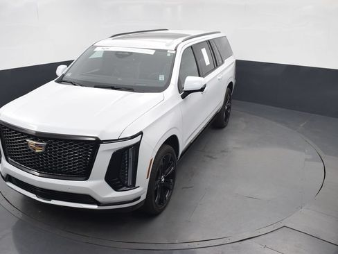 Certified 2026 Cadillac Escalade ESV Sport w/ Touring Package AWD/4WD image 45