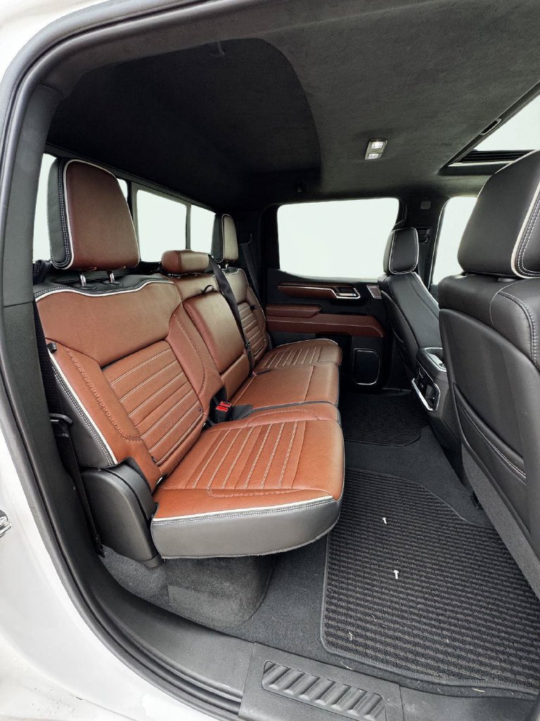 Used 2023 GMC Sierra 1500 Denali Ultimate AWD/4WD image 32