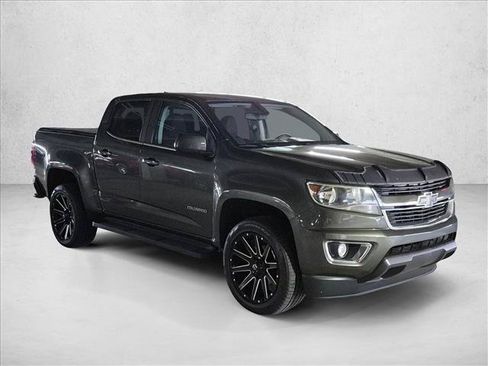 Used 2018 Chevrolet Colorado LT w/ LT Convenience Package RWD image 3