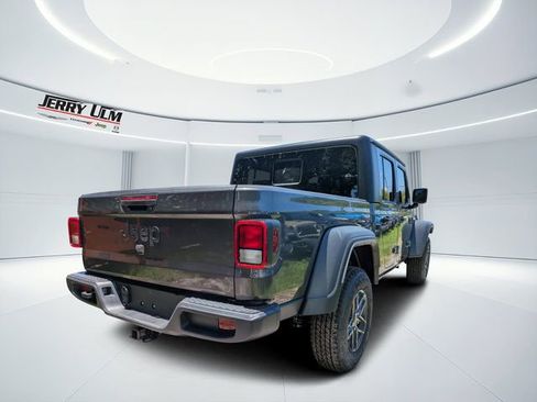 New 2025 Jeep Gladiator Sport image 2