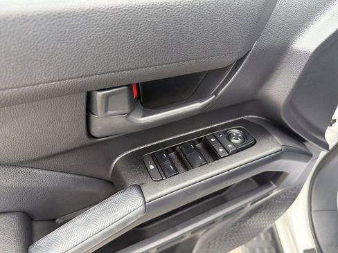 Certified 2025 Toyota 4Runner SR5 AWD/4WD image 27
