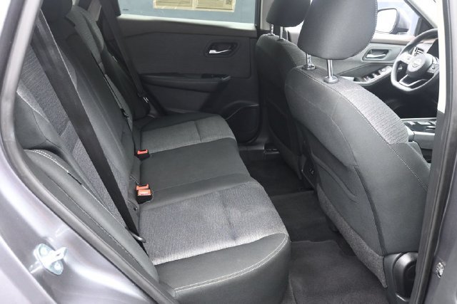 Used 2022 Nissan Rogue SV FWD image 24