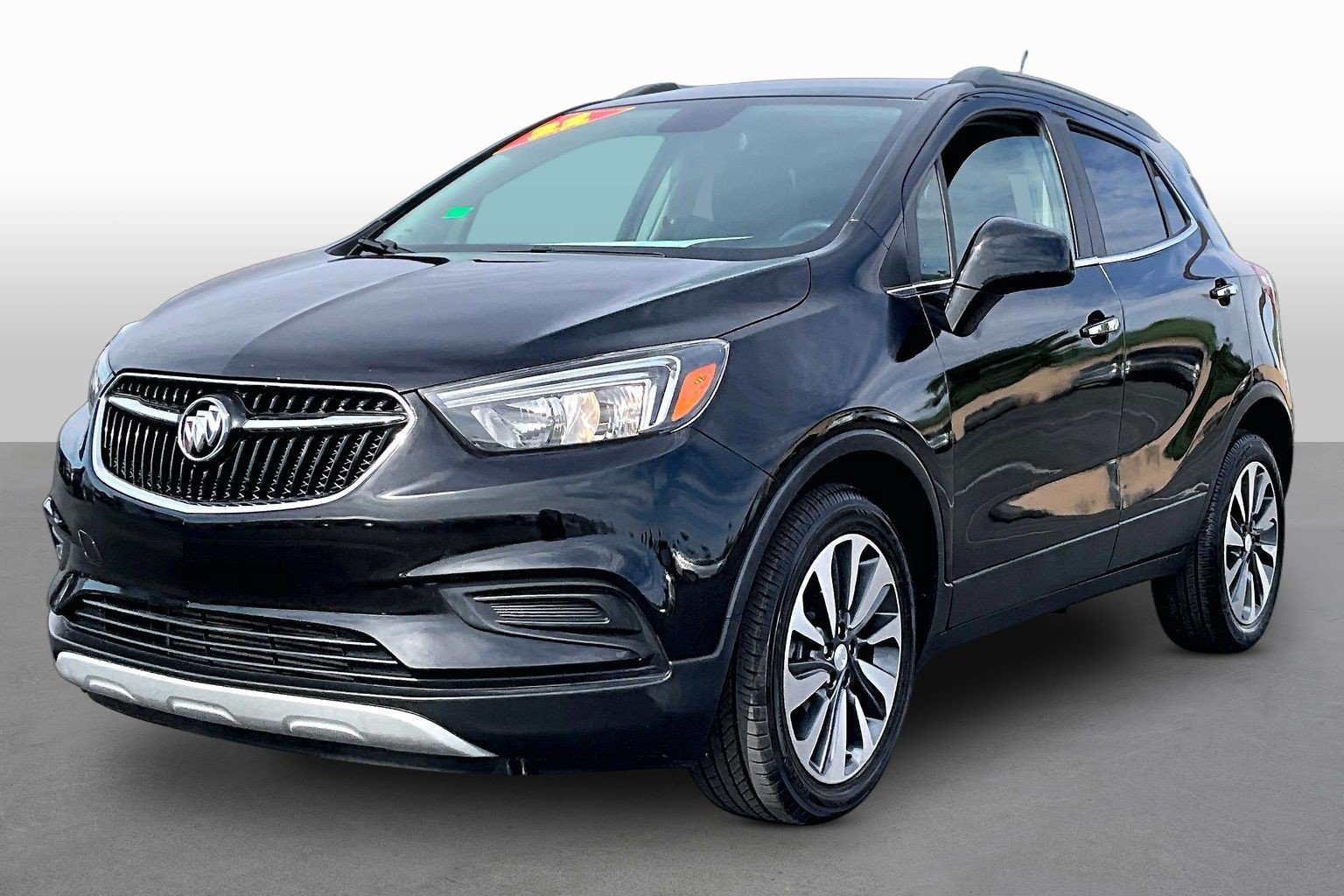 Used 2022 Buick Encore Preferred w/ Safety Package FWD image 1