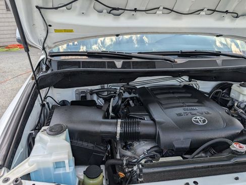 Used 2018 Toyota Sequoia SR5 w/ Premium Package RWD image 27