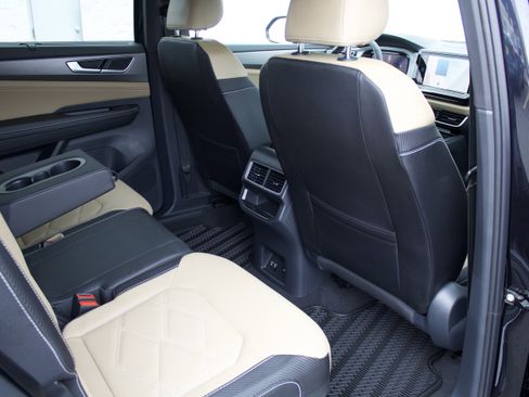 New 2026 Volkswagen Atlas Cross Sport SE AWD/4WD image 31