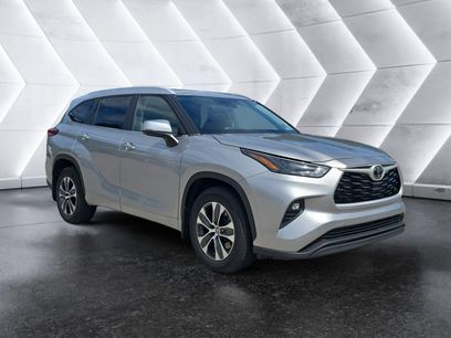 Used 2023 Toyota Highlander XLE