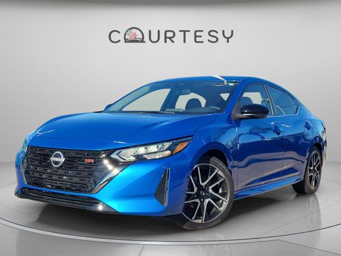 Certified 2025 Nissan Sentra SR image 1