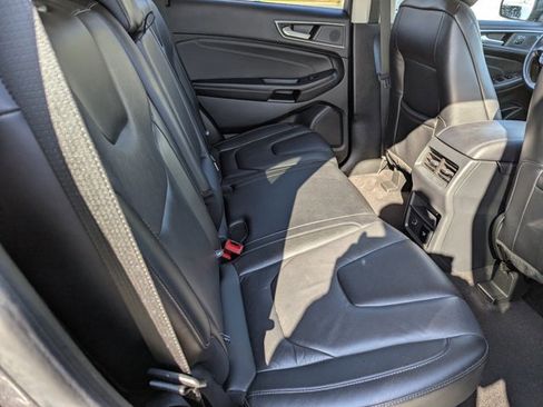Used 2022 Ford Edge Titanium image 29