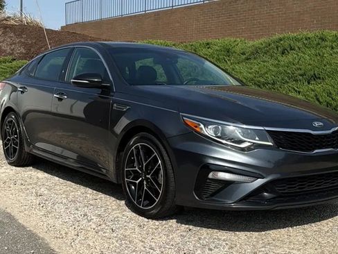Used 2020 Kia Optima SE image 3