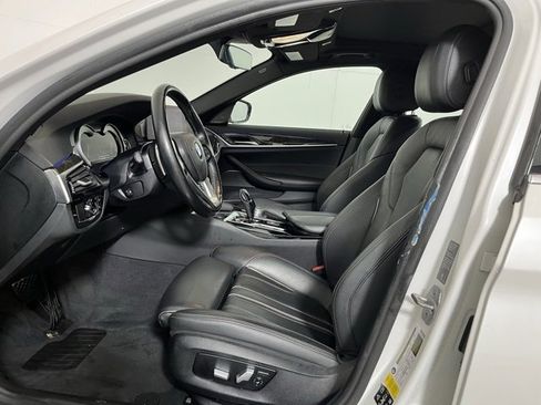 Used 2019 BMW 530i xDrive w/ Premium Package image 11