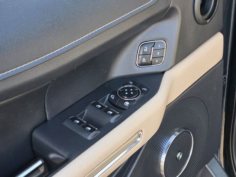 Used 2024 Ford Expedition Limited image 23