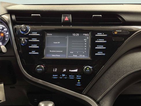 Used 2019 Toyota Camry SE FWD image 23