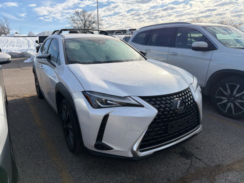 Used 2021 Lexus UX 250h w/ Premium Package image 4