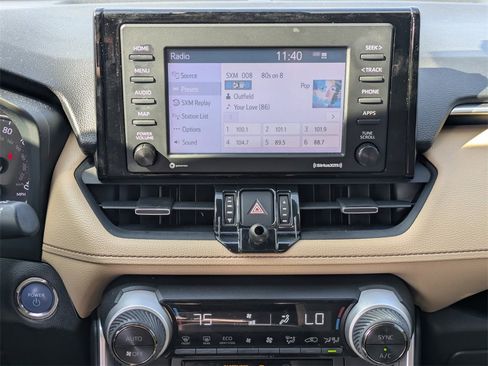 Used 2022 Toyota RAV4 XLE Premium image 19