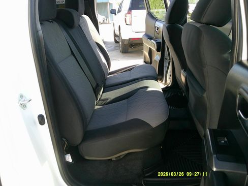 Used 2022 Toyota Tacoma TRD Off-Road image 17