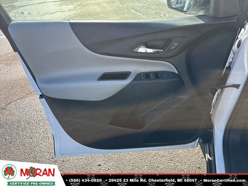 Used 2023 Chevrolet Equinox LS image 9