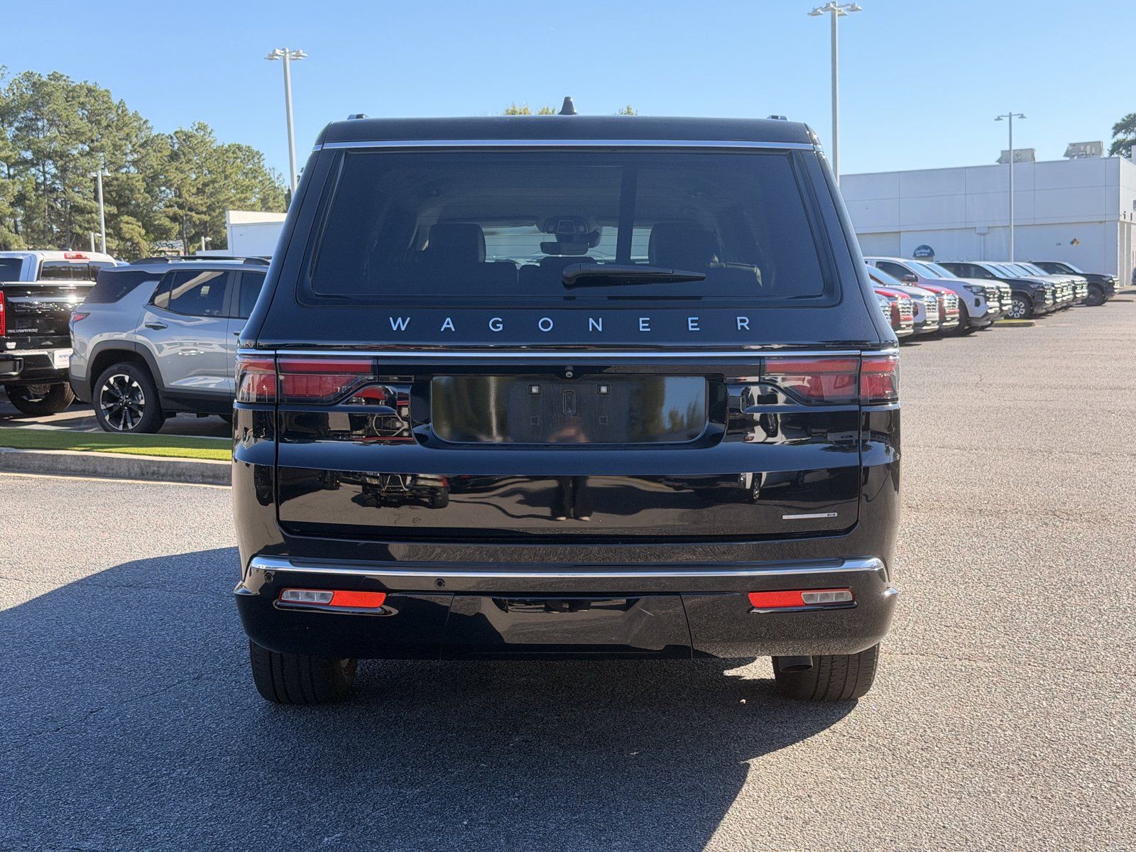 Used 2024 Jeep Wagoneer L Series III w/ Rear Seat Video Group 1 AWD/4WD image 11