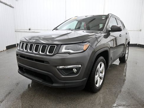 Used 2018 Jeep Compass Latitude w/ Popular Equipment Group image 18