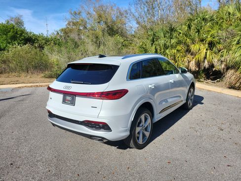 New 2025 Audi Q5 Premium Plus image 4