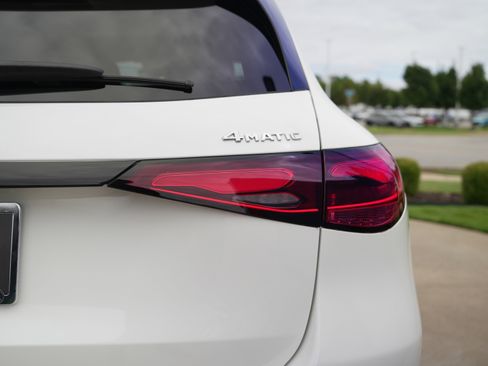 New 2026 Mercedes-Benz GLC 350e 4MATIC image 13