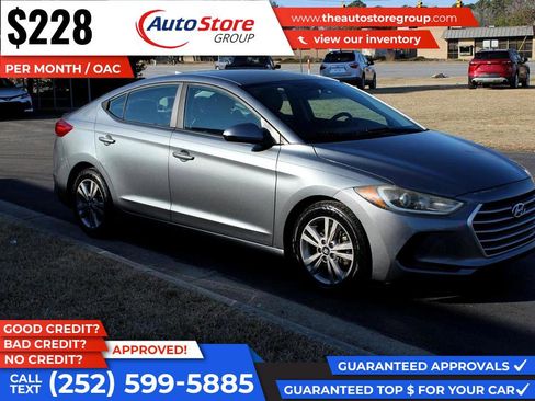 Used 2017 Hyundai Elantra SE image 4
