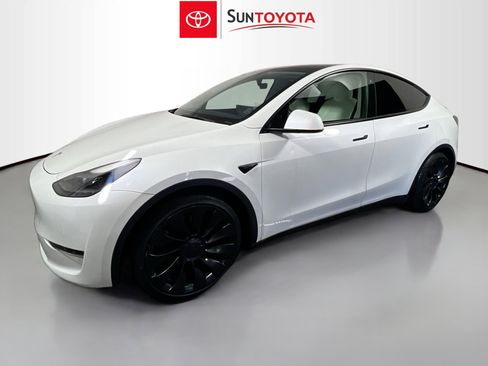 Used 2022 Tesla Model Y Performance image 9