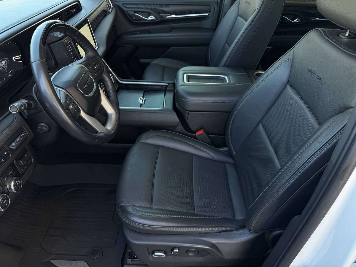 Used 2023 GMC Yukon Denali w/ Denali Reserve Package AWD/4WD image 14