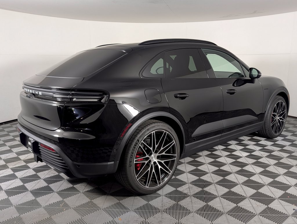 New 2026 Porsche Macan 4S Electric AWD/4WD image 6