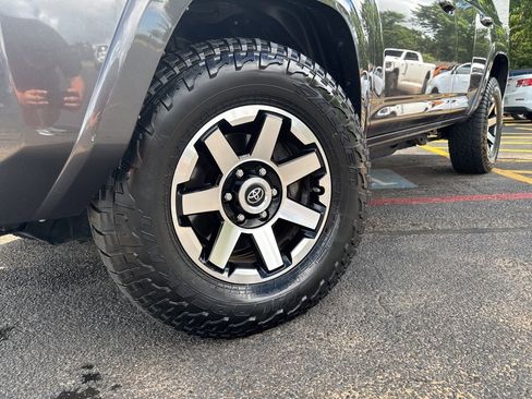 Used 2021 Toyota 4Runner TRD Off-Road Premium image 2