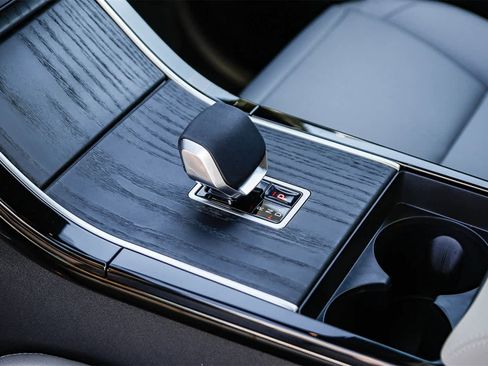 New 2026 Land Rover Range Rover Velar Dynamic SE image 20