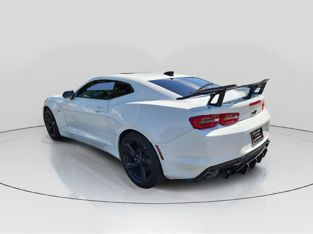 Used 2024 Chevrolet Camaro LT RWD image 5