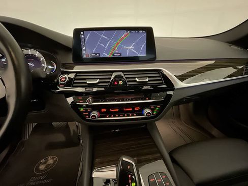 Used 2019 BMW 530i xDrive w/ Convenience Package AWD/4WD image 18