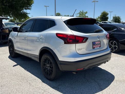 Used 2019 Nissan Rogue Sport S FWD image 3