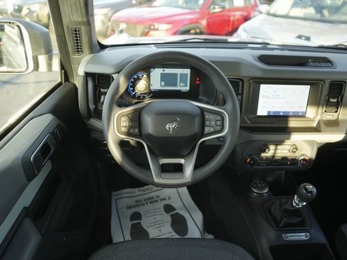 Certified 2022 Ford Bronco Base image 17