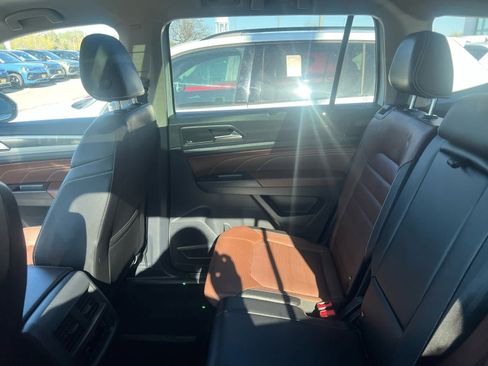Used 2023 Volkswagen Atlas SEL Premium AWD/4WD image 7