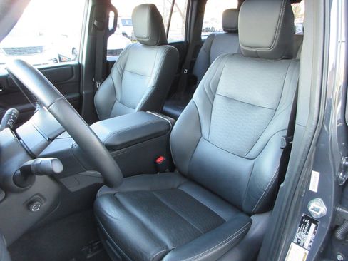 Used 2024 Toyota Land Cruiser image 31