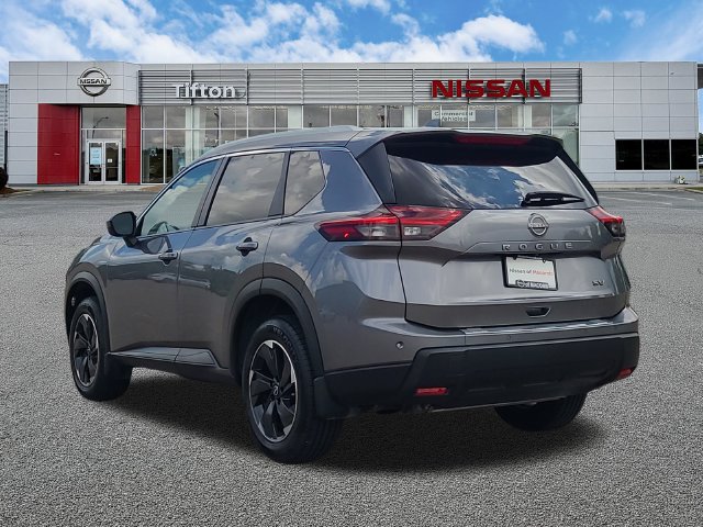 Used 2024 Nissan Rogue SV w/ SV Premium Package FWD image 5