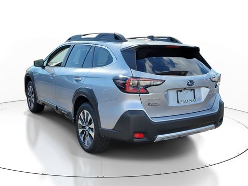 Certified 2025 Subaru Outback Limited AWD/4WD image 4