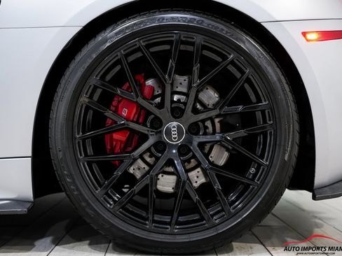 Used 2018 Audi R8 V10 w/ Carbon Exterior Package AWD/4WD image 88