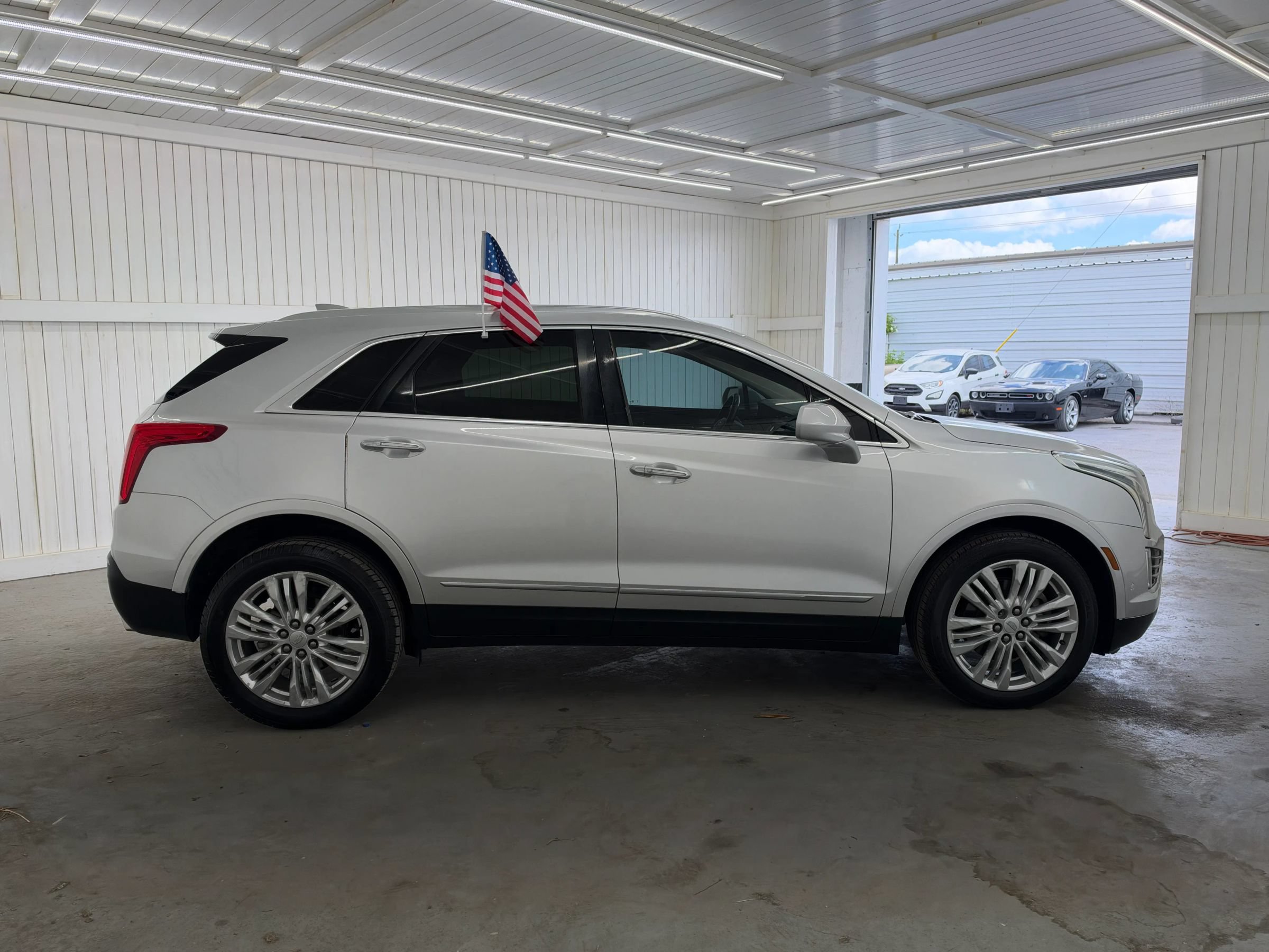 Used 2018 Cadillac XT5 Premium Luxury FWD image 4