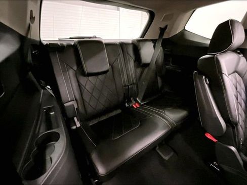 Used 2025 Volkswagen Atlas SEL Premium R-Line image 33