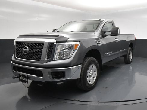 Used 2017 Nissan Titan SV AWD/4WD image 2