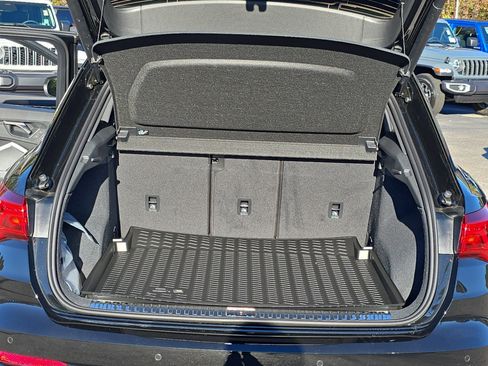 New 2025 Audi Q3 2.0T Premium image 12