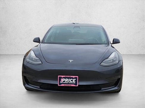 Used 2022 Tesla Model 3 image 2