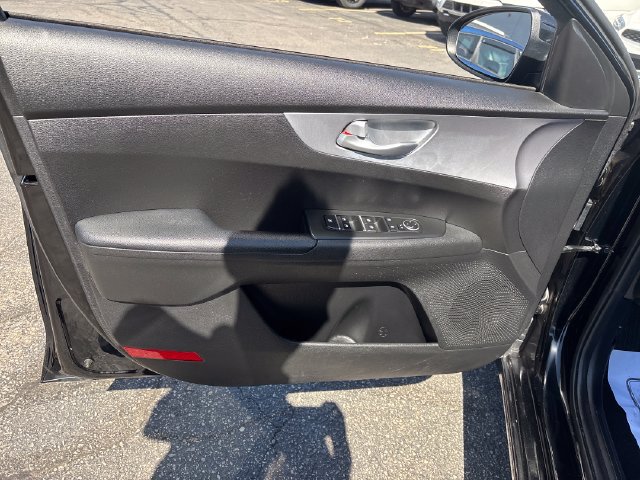 Used 2023 Kia Forte LXS FWD image 13